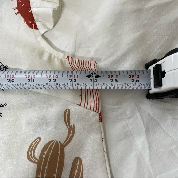 SHEIN Women’s Size 2XL V Neck tunic with ruffle cap sleeves Brown Black Red Tan - Picture 11 of 11